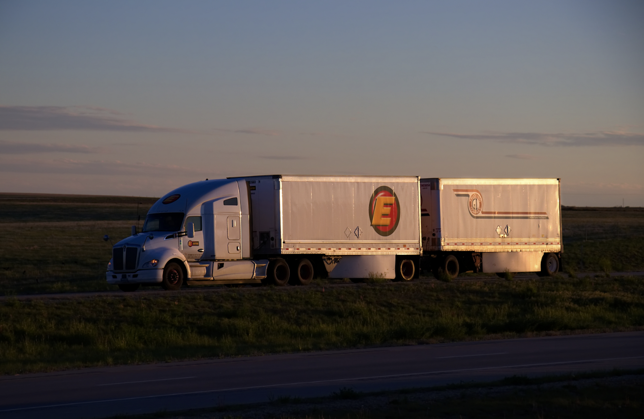 How Box Trucks are a Logical Match for LTL Shipments